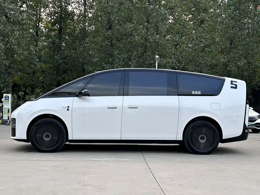Li Auto Li MEGA — миниатюра 7
