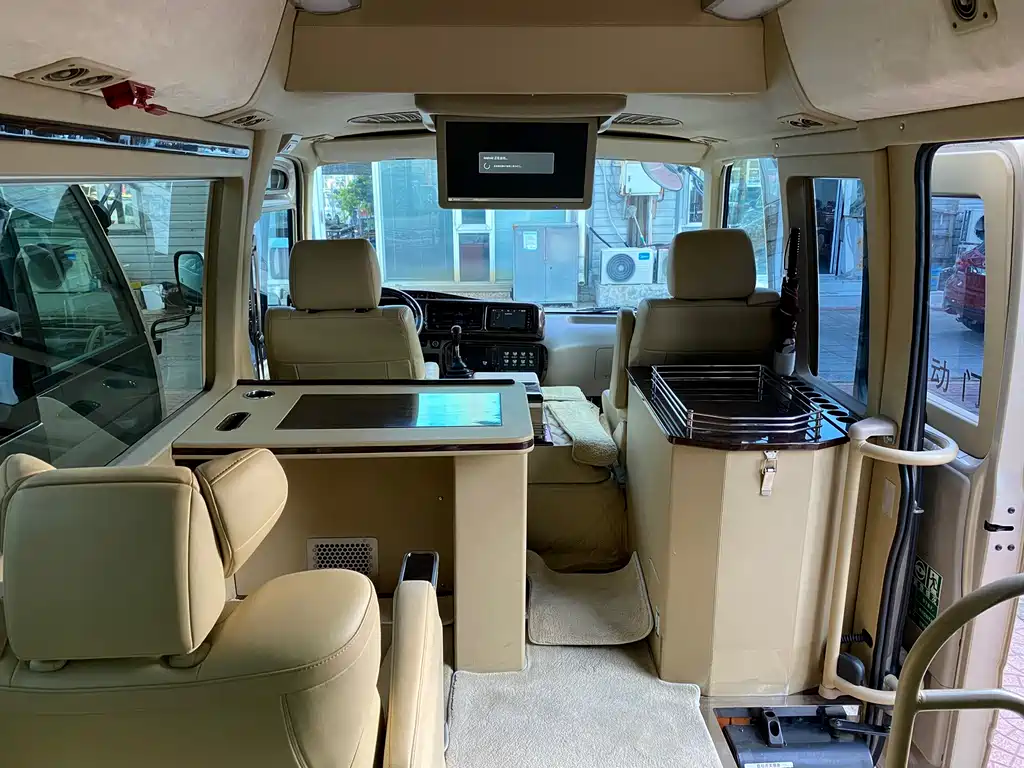 Toyota Coaster — миниатюра 11