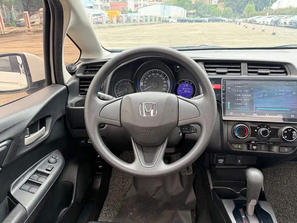 Honda Fit — миниатюра 9