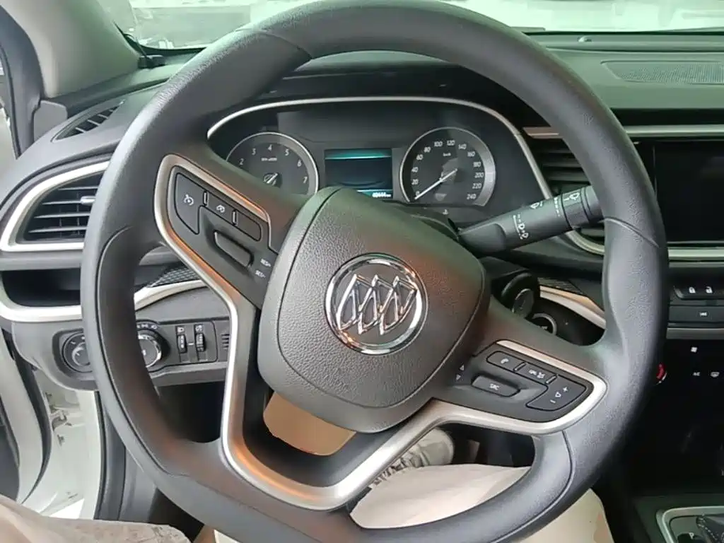 Buick Excelle — миниатюра 11