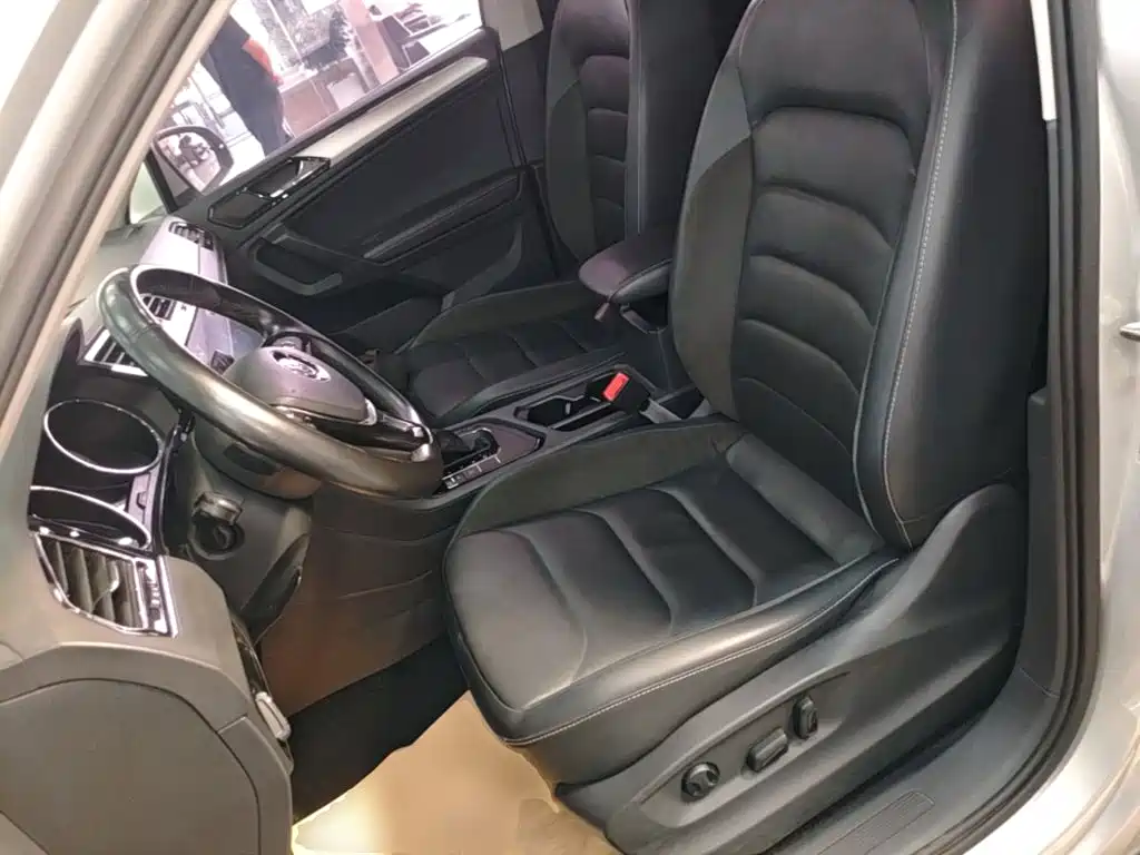 Volkswagen Tiguan L — миниатюра 15