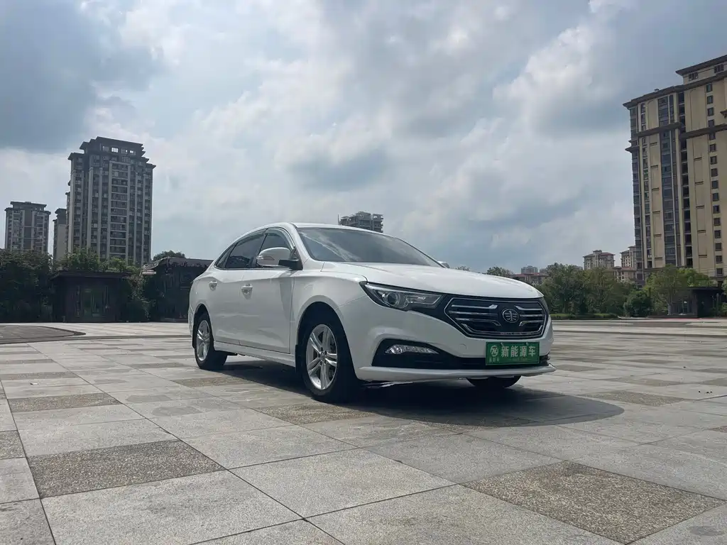 Bestune B30EV — миниатюра 3