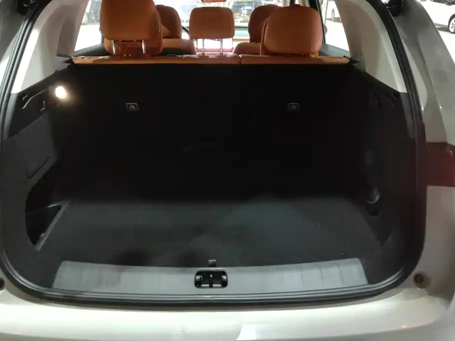 Leapmotor Leapmotor C10 — миниатюра 4