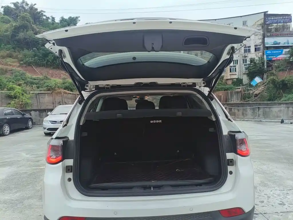 Jeep Compass — миниатюра 19