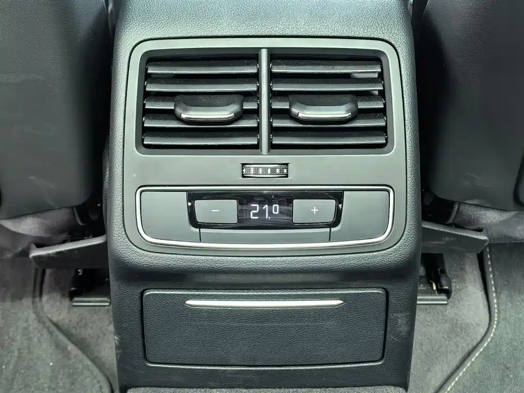 Audi A4L — миниатюра 21