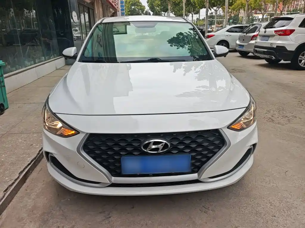 Hyundai Elantra — миниатюра 3