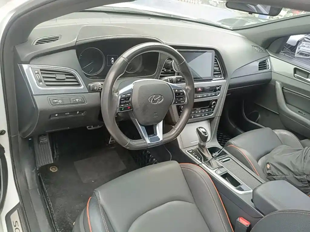 Hyundai Sonata — миниатюра 10