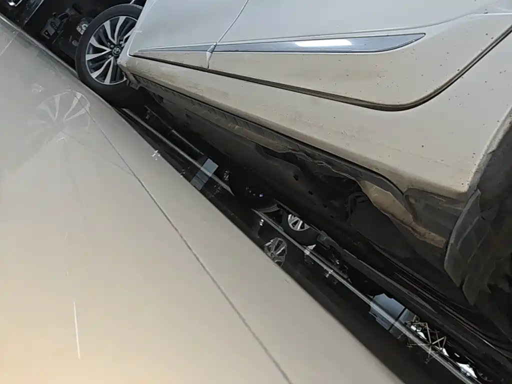 Toyota Corolla Hybrid — миниатюра 22
