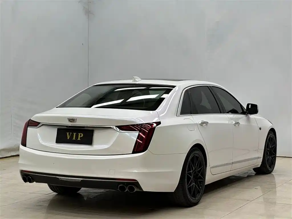 CADILLAC CT6
