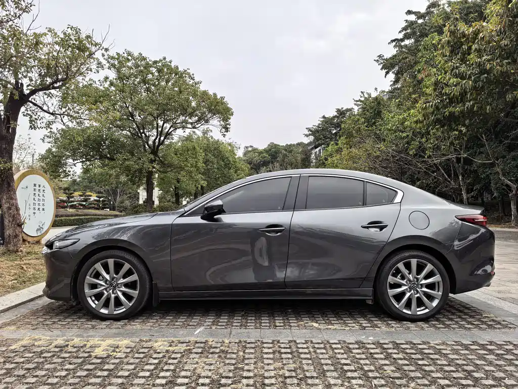 MAZDA 3 ANGKESAILA