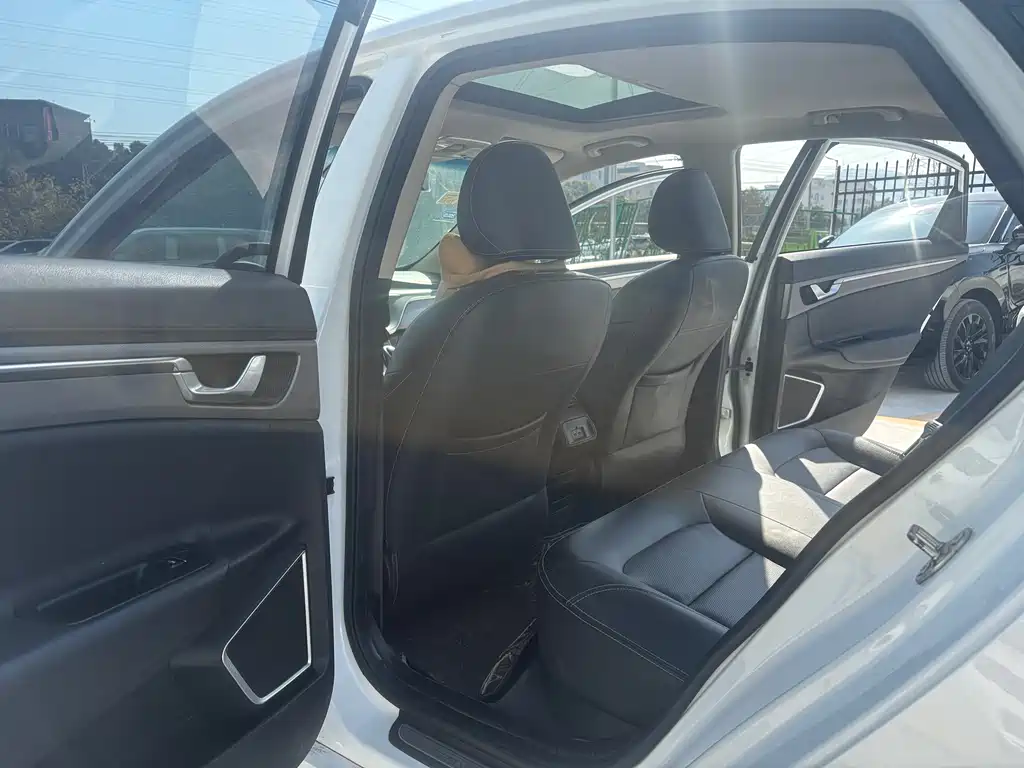 GEELY AUTOMOBILE EMGRAND GL