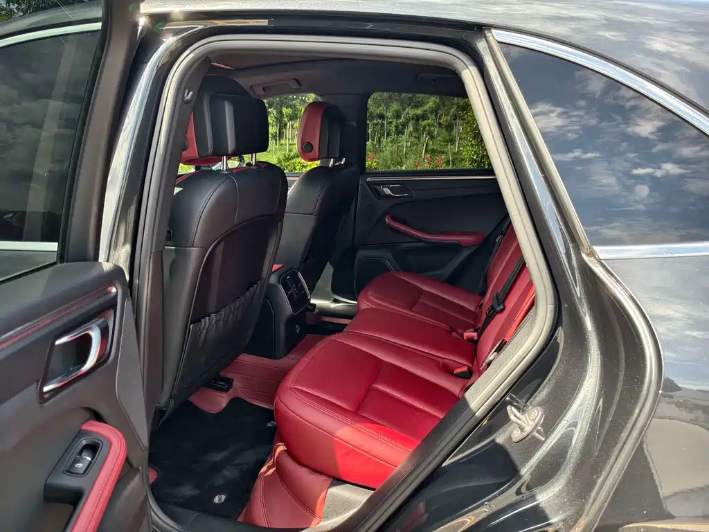 Porsche Macan — миниатюра 5