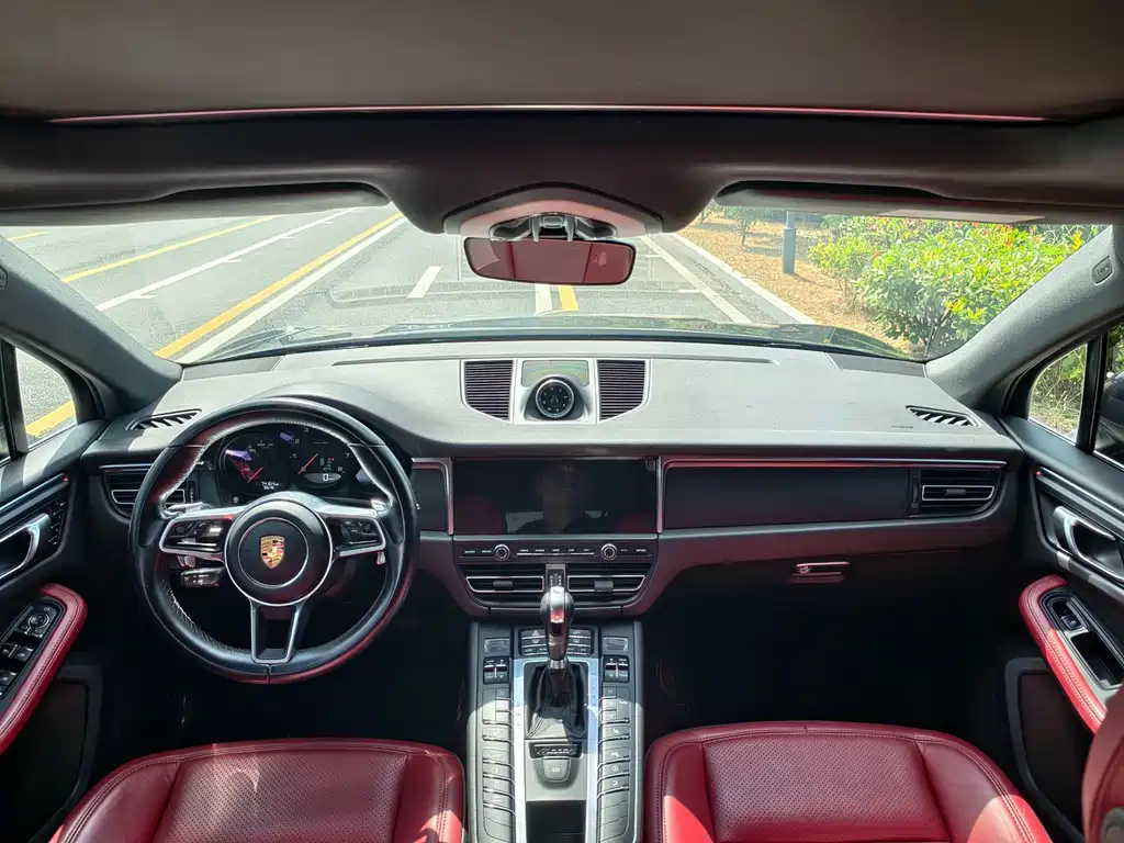 Porsche Macan — миниатюра 6
