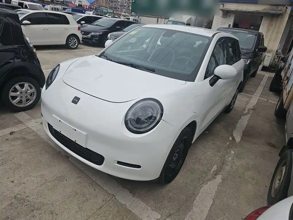 Yiwei Yiwei 3 2025