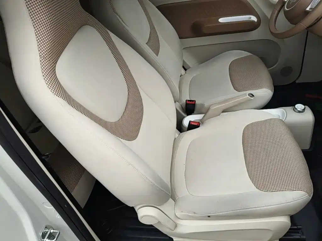 Wuling MINIEV — миниатюра 25