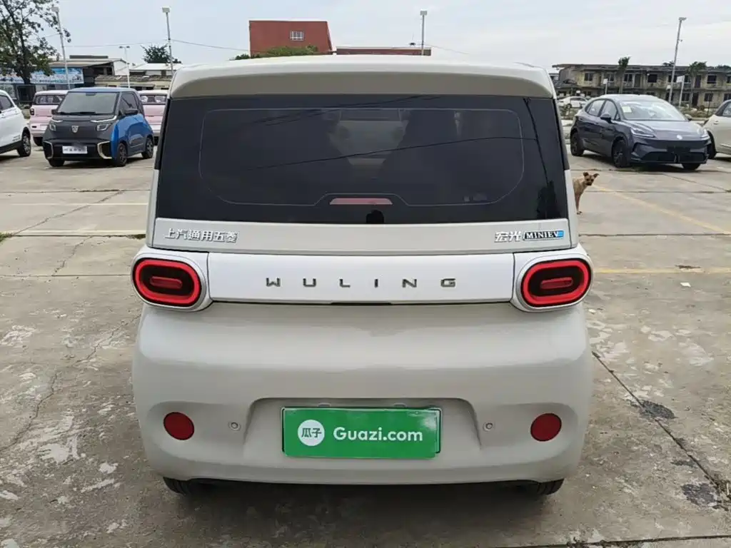 Wuling MINIEV — миниатюра 6