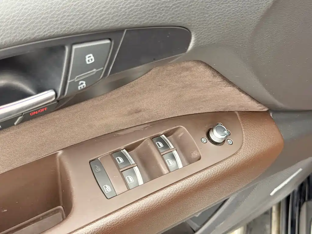 Audi Q7 — миниатюра 14