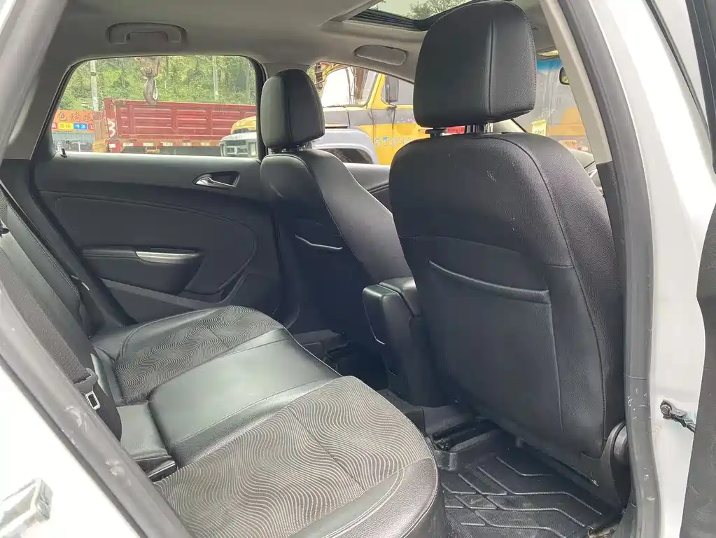 Buick Excelle — миниатюра 9