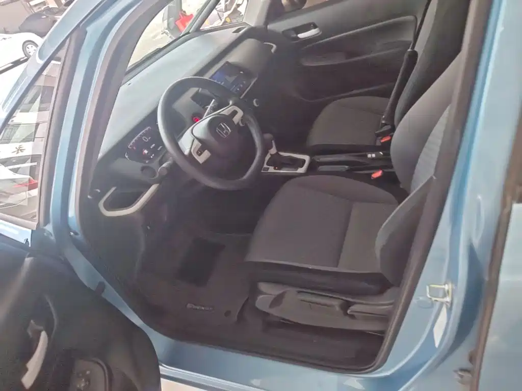 Honda Fit — миниатюра 15