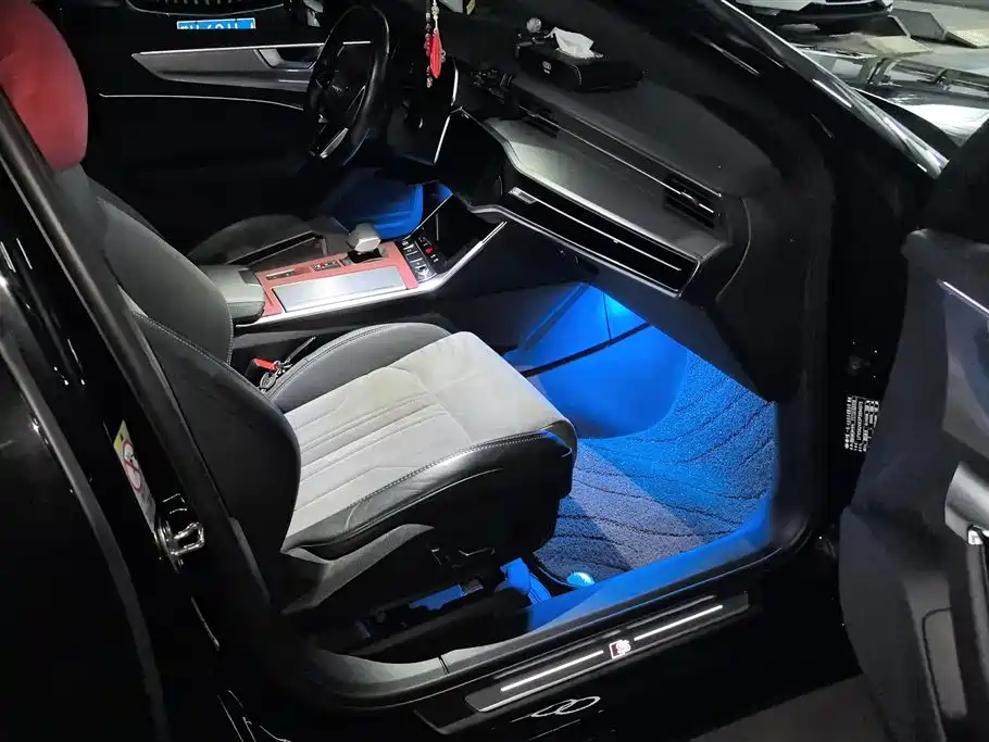 Audi A6L 2023 40 TFSI Luxury