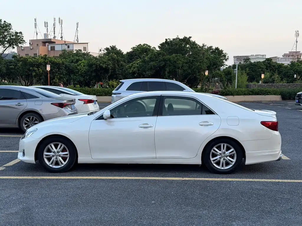 Toyota Reiz 2013 2.5S