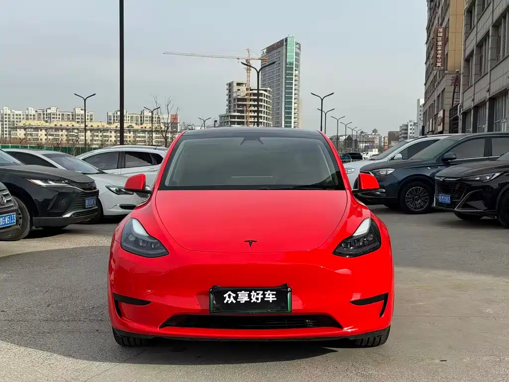 TESLA MODEL Y