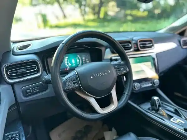 Lynk & Co 03 — миниатюра 6