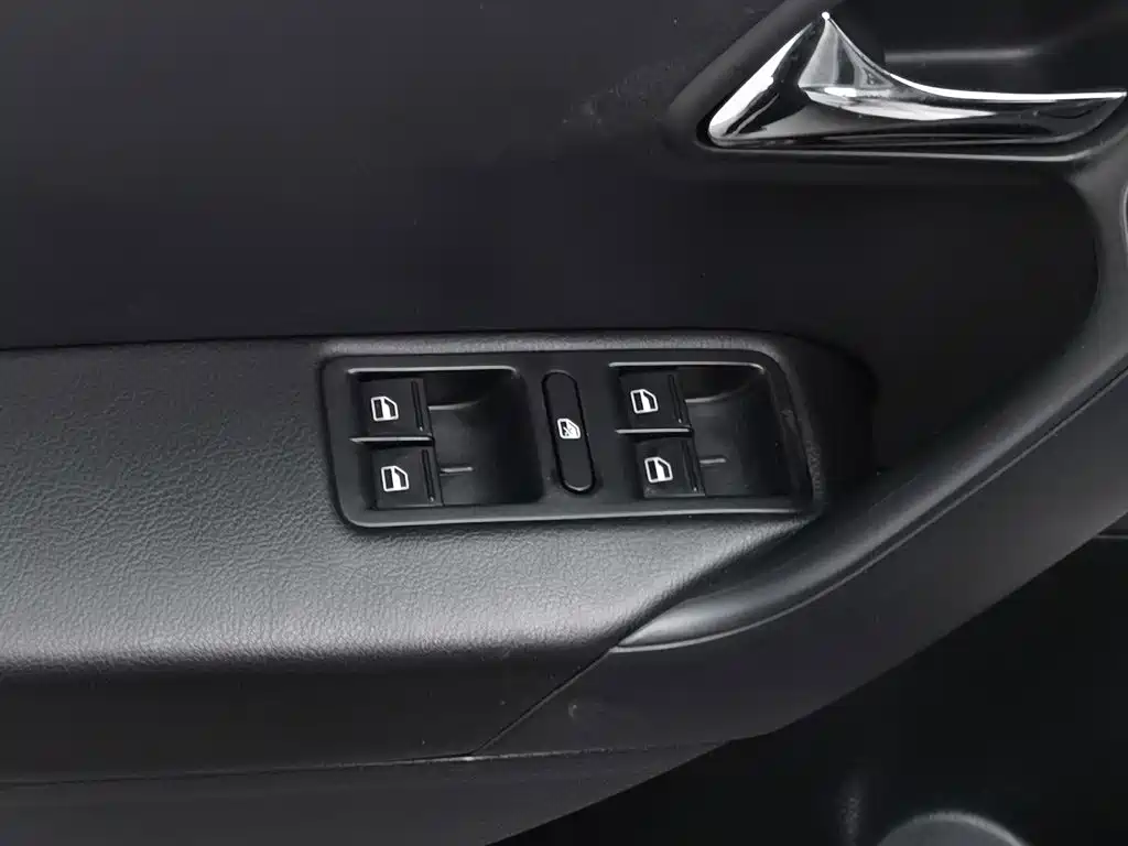 Volkswagen Polo — миниатюра 9