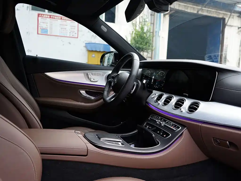 Mercedes-Benz E-Class — миниатюра 17