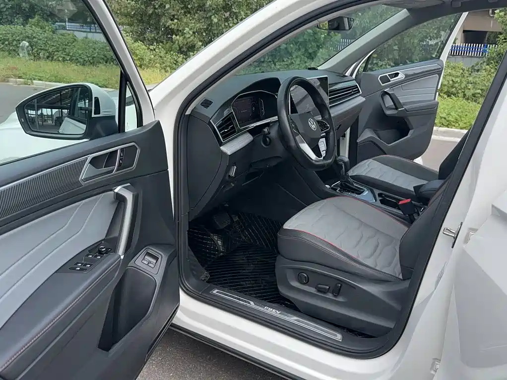 Volkswagen Tiguan L PHEV — миниатюра 18