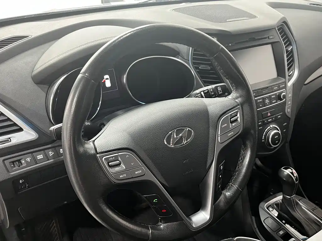 Hyundai Santa Fe 2017 2.0T AT 7 мест