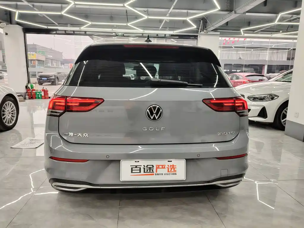 VOLKSWAGEN GOLF