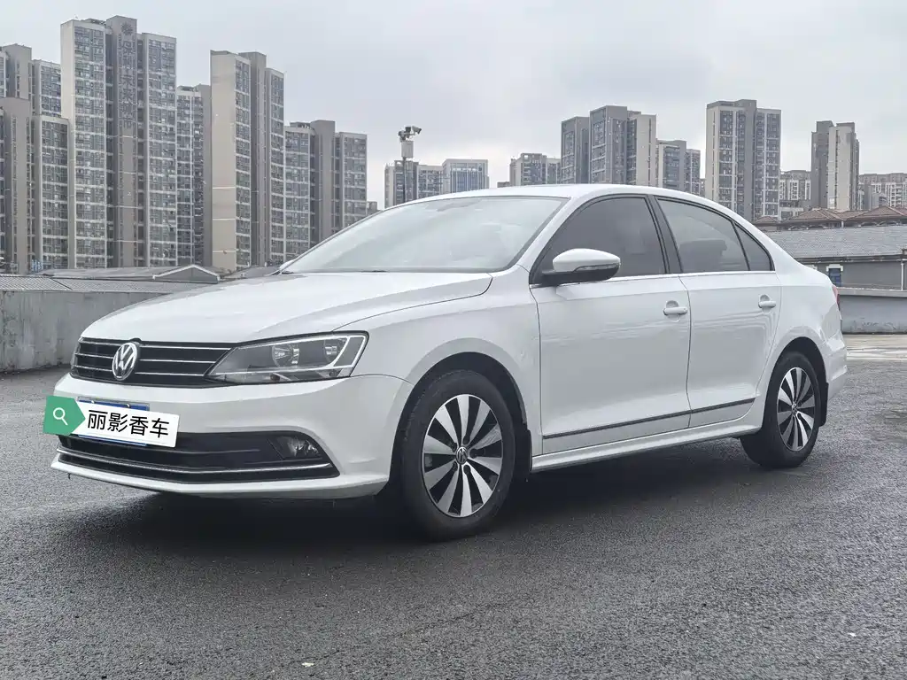 Volkswagen Sagitar 2019