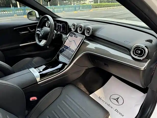 Mercedes-Benz C-Class — миниатюра 6