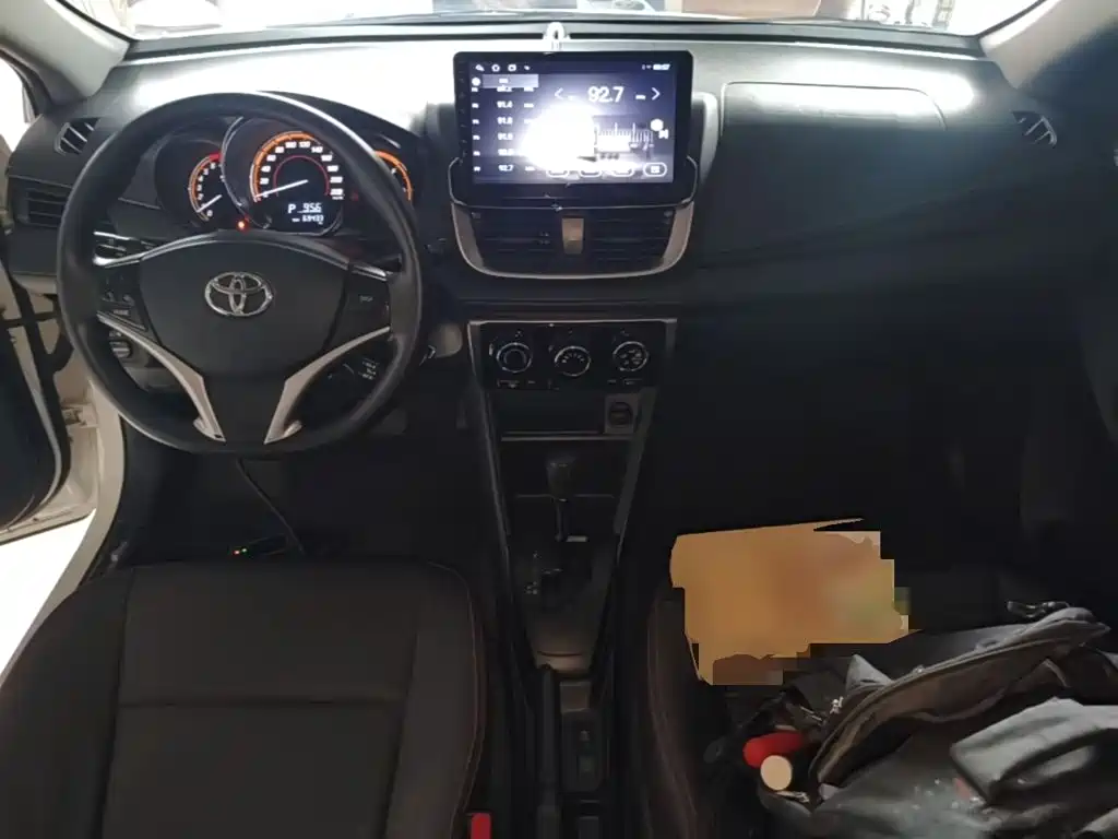 Toyota Yaris L — миниатюра 10