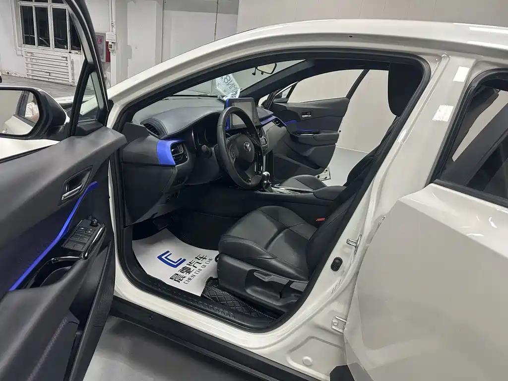 Toyota IZOA — миниатюра 11
