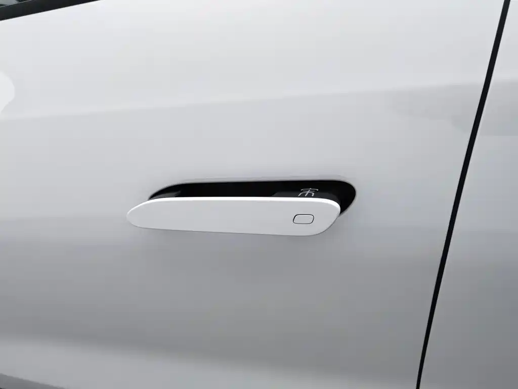 BYD L DM-i — миниатюра 18
