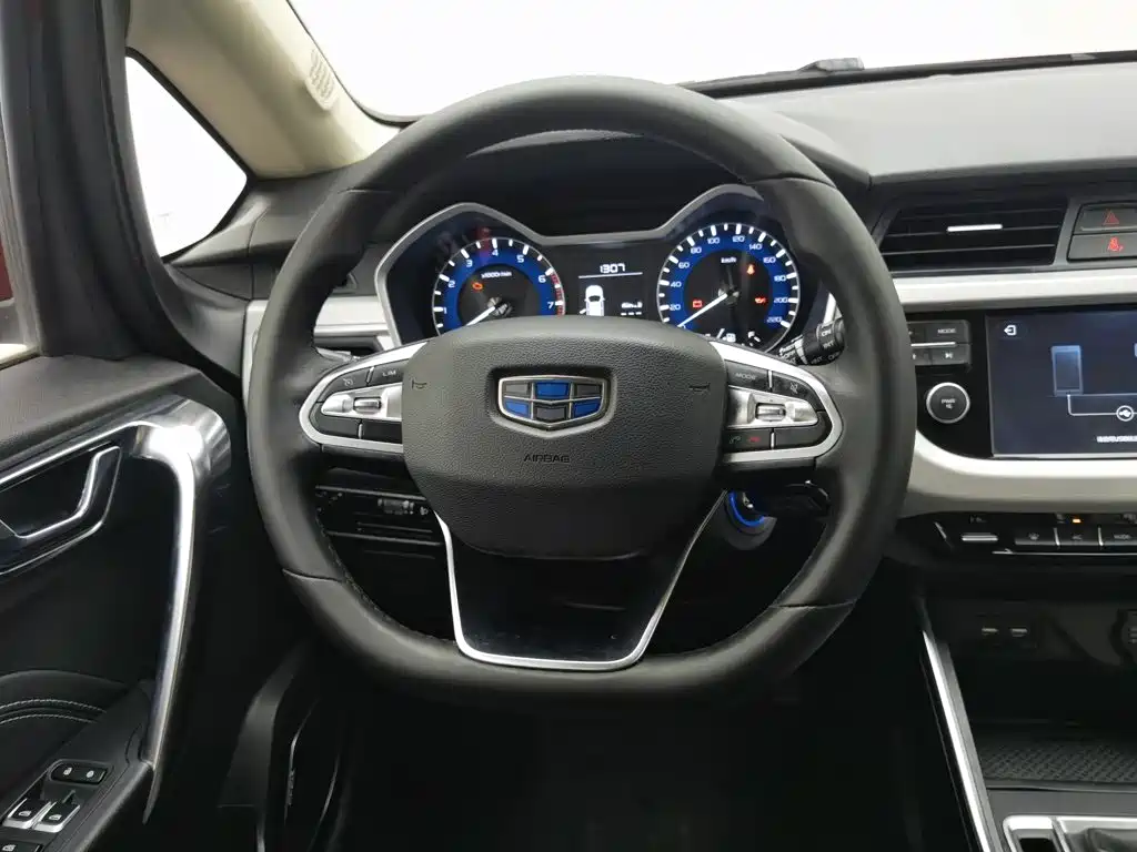 Geely Vision X3 — миниатюра 11