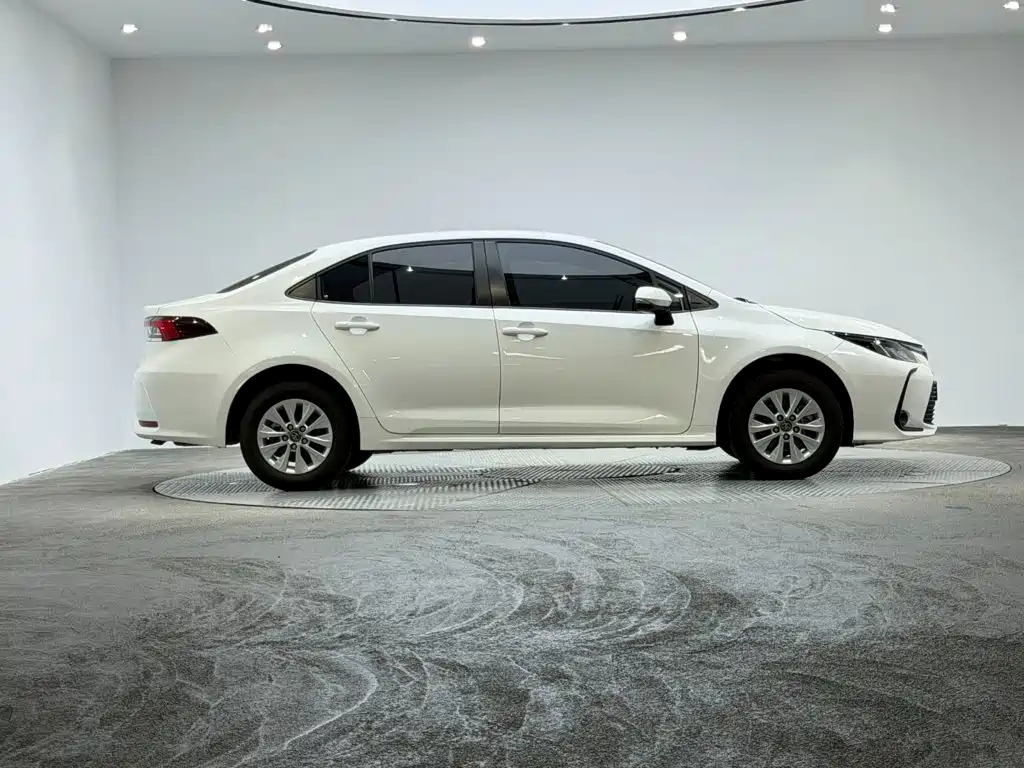 Toyota Corolla — миниатюра 6