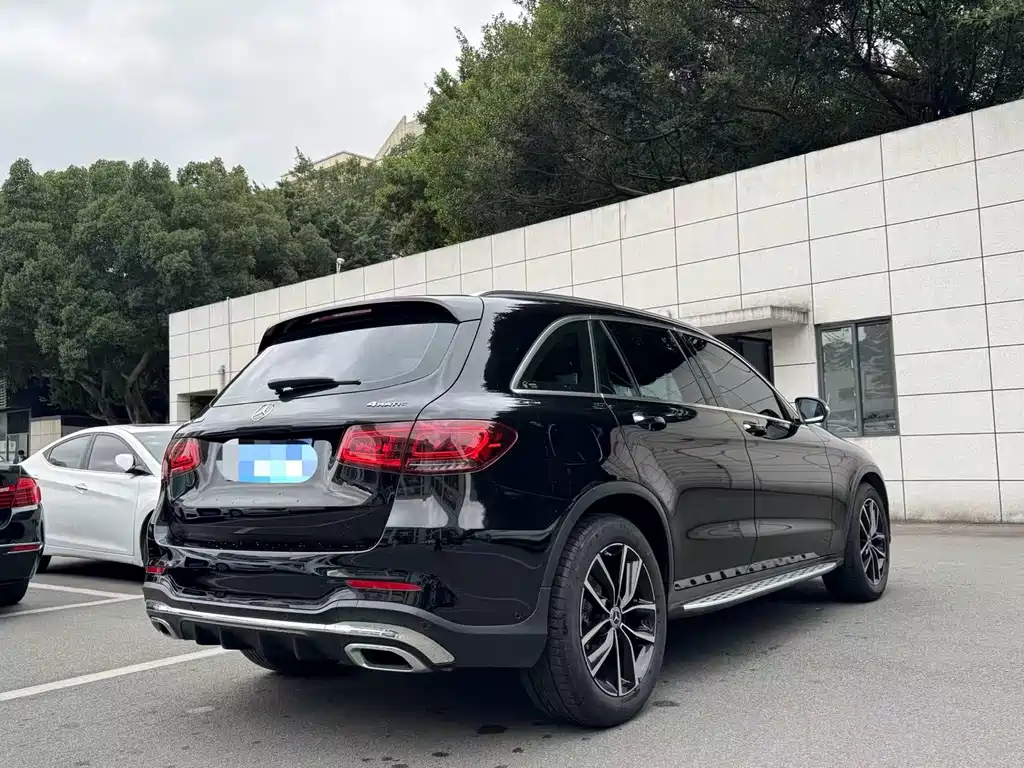 MERCEDES-BENZ GLC