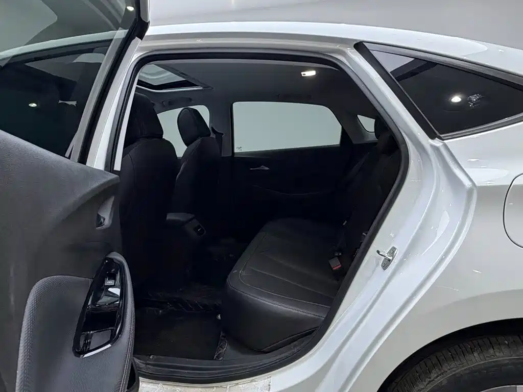 Buick Verano — миниатюра 17