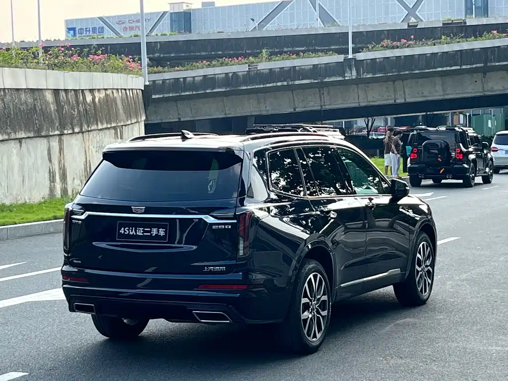 Cadillac XT6 — миниатюра 5