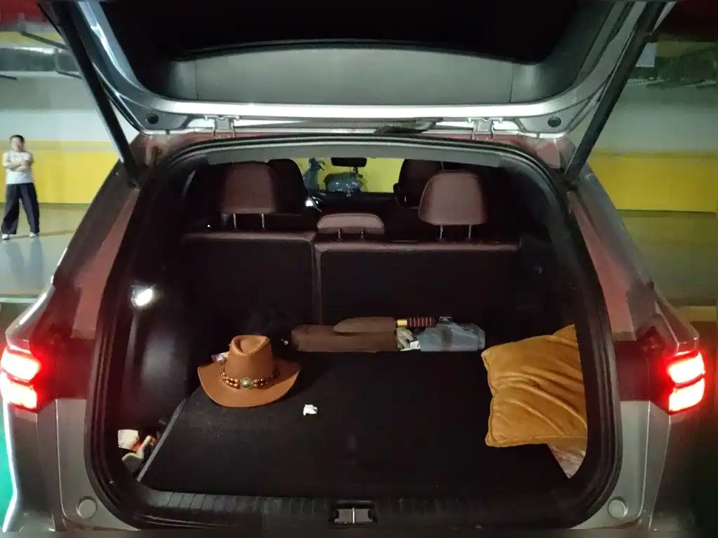 Geely Xingyue L — миниатюра 10