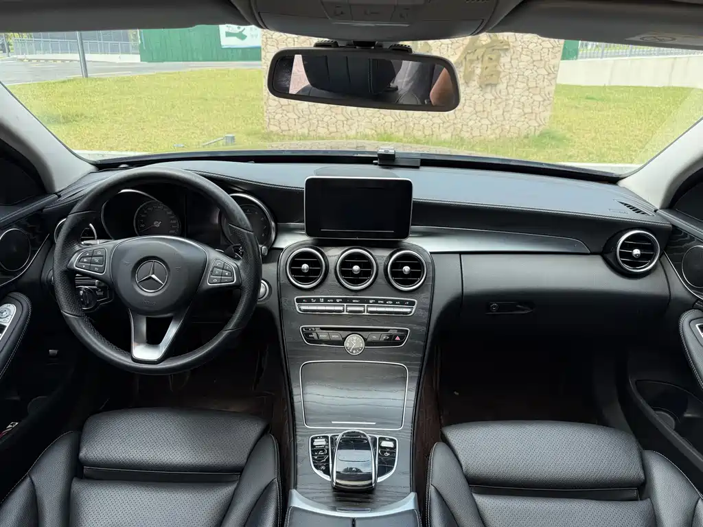 Mercedes-Benz C-Class — миниатюра 9