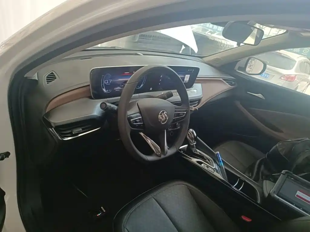 Buick Verano — миниатюра 10
