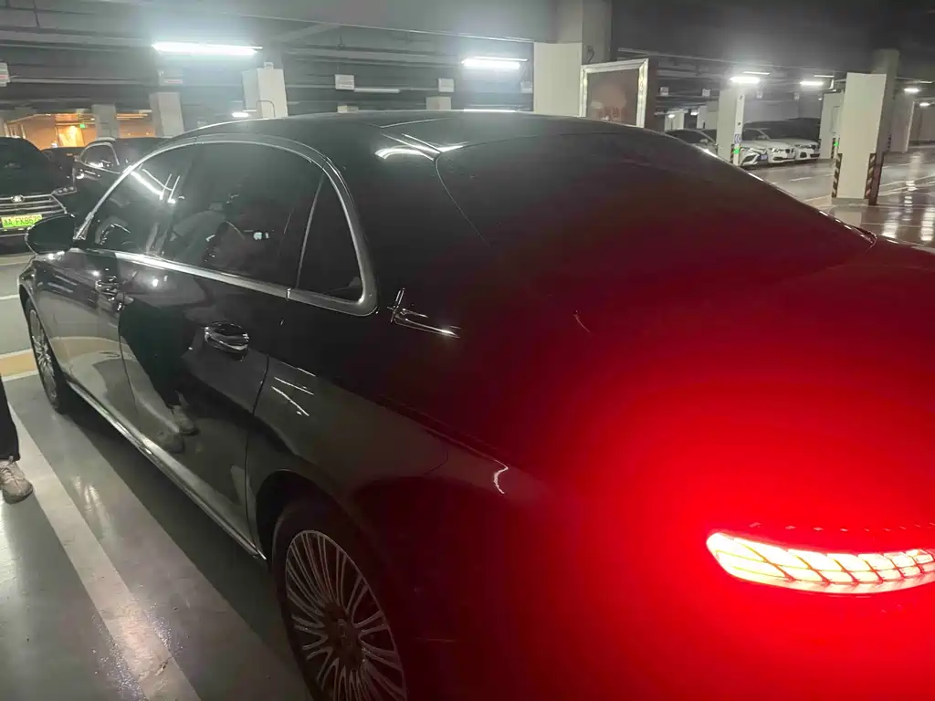 Mercedes-Benz E-Class — миниатюра 5