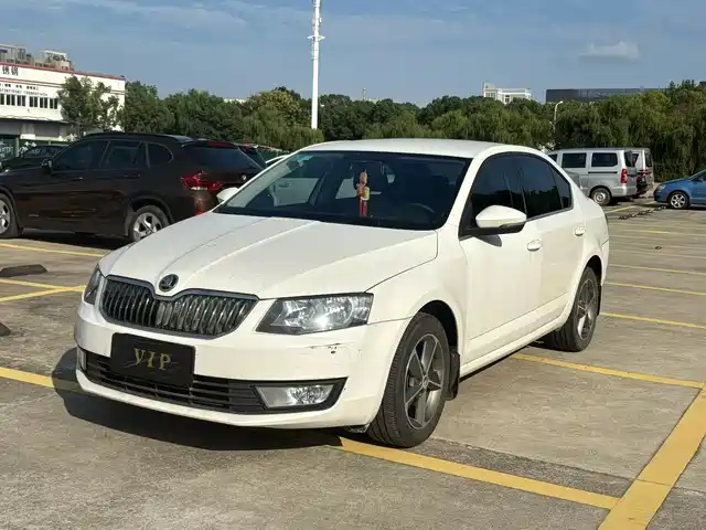 SKODA OCTAVIA 2016