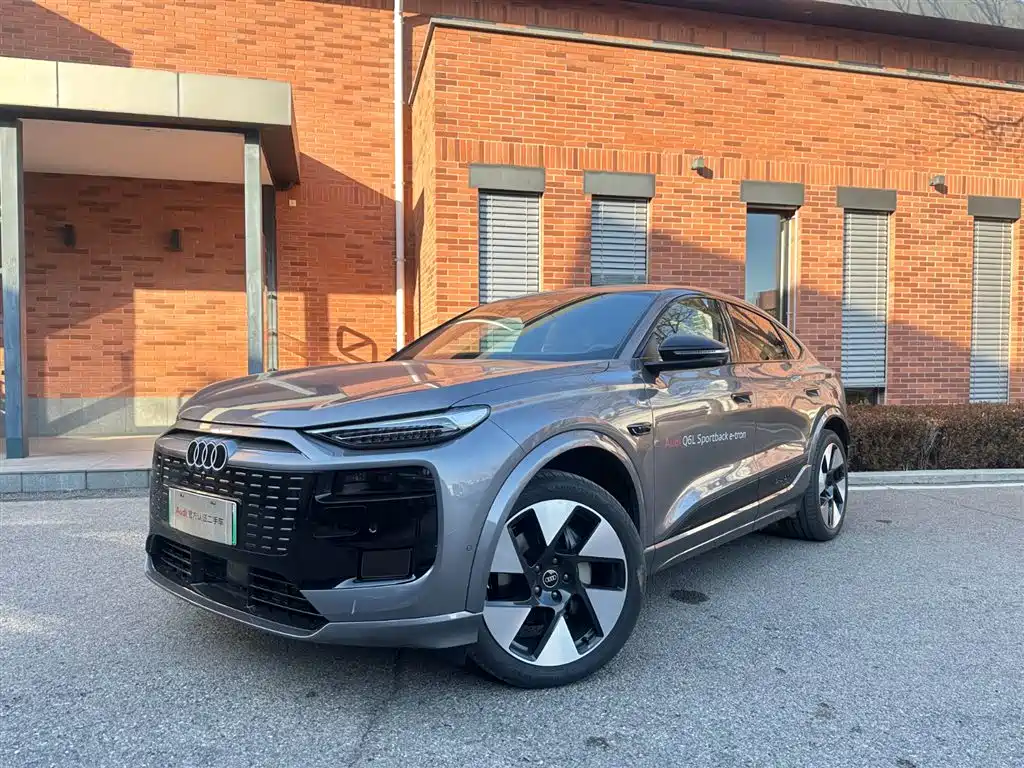 AUDI Q6L SPORTBACK E TRON