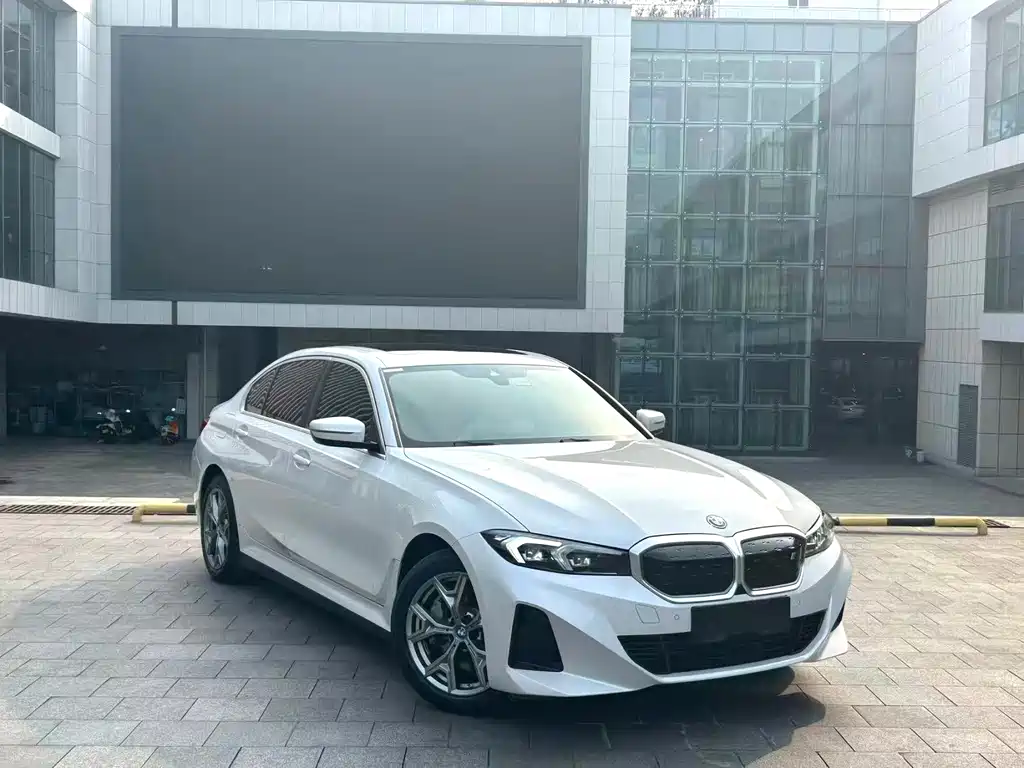 BMW i3 2022 eDrive 35 L