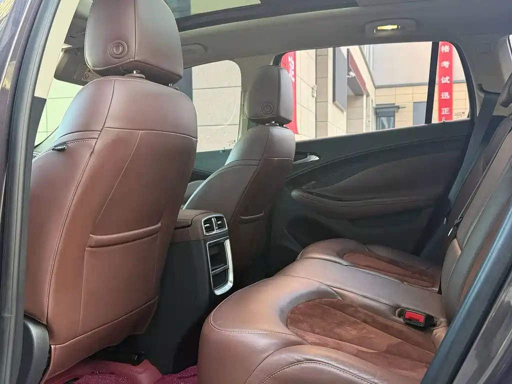 Buick Envision Plus — миниатюра 6